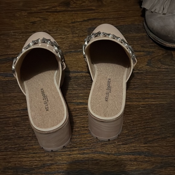 cream clogs - Picture 3 of 4